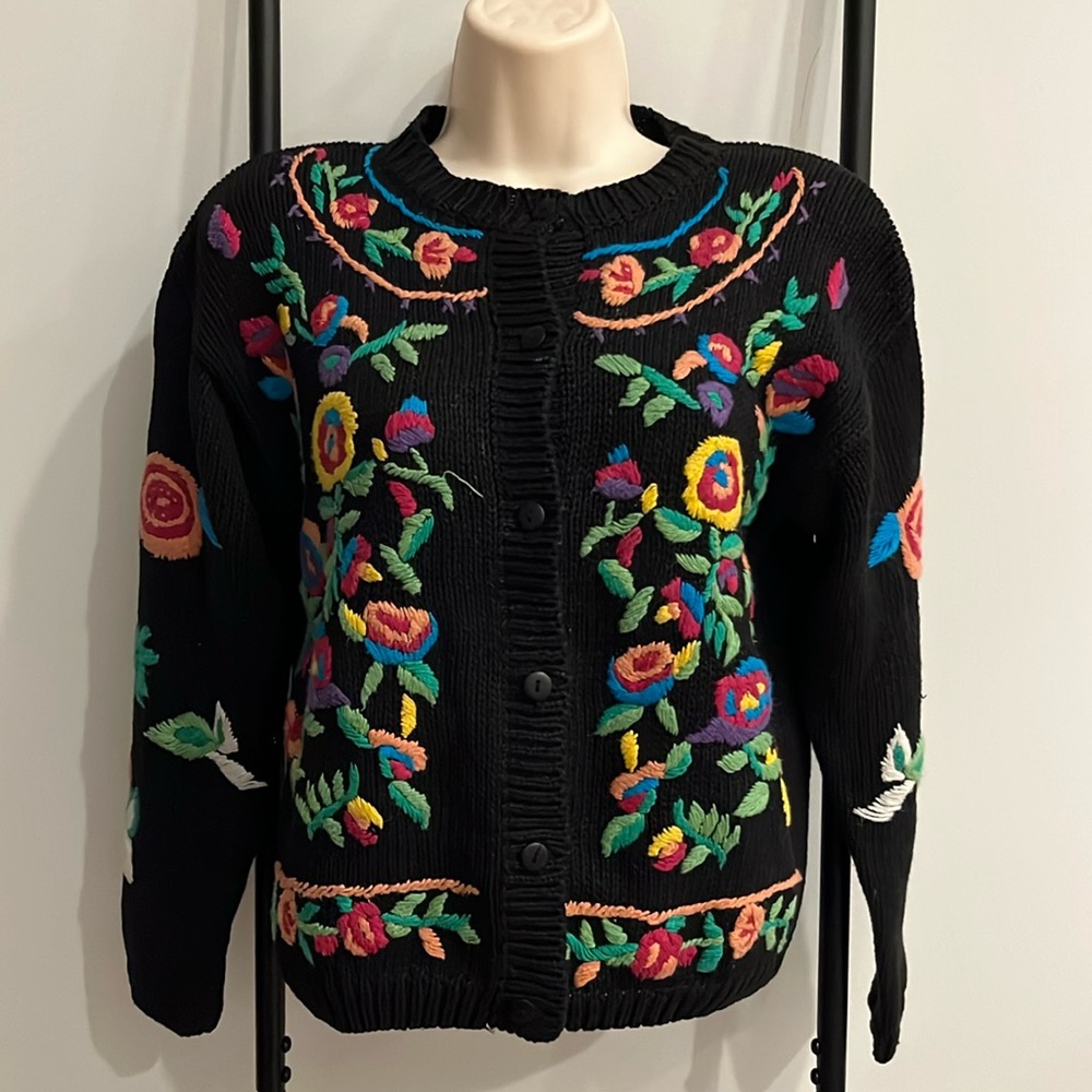 Vintage Kikomo Floral Needlepoint Sweater M Button-Up Chic Statement